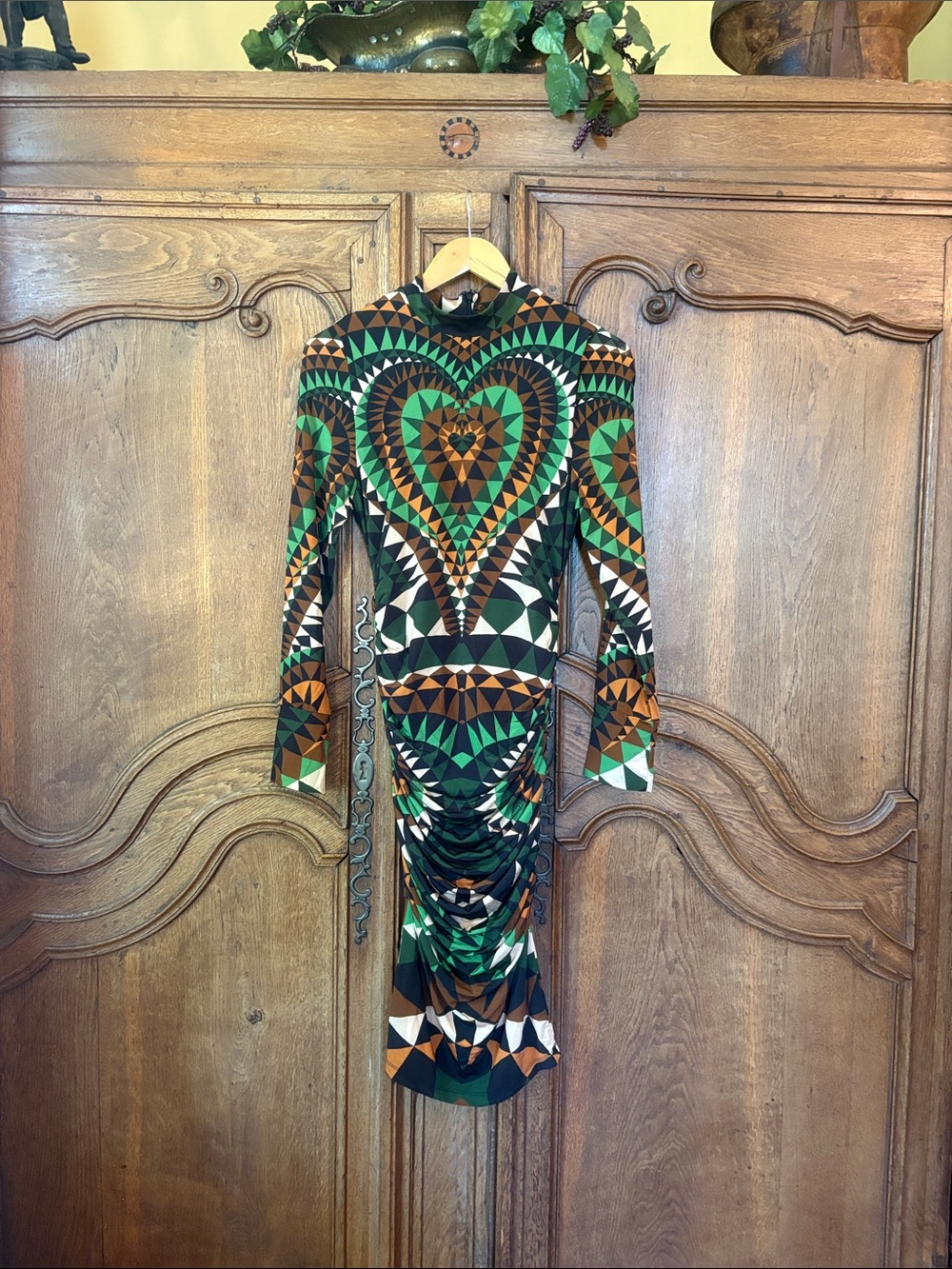 FARM Rio Heart Deco Jersey Midi Dress - Picture 4 of 15